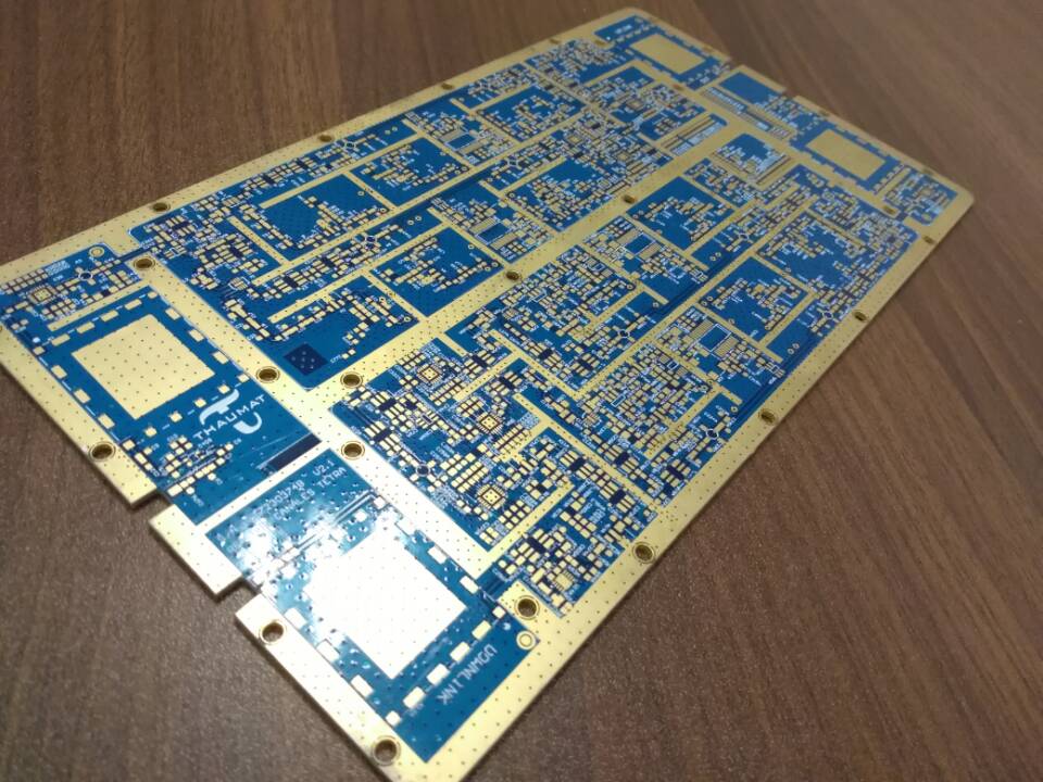 百立诚出品-四层电路板